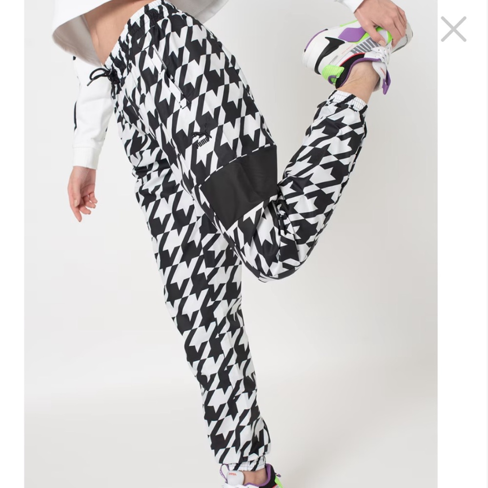 NEW PUMA Stylish Black and White Houndstooth Athletic Windbreaker Joggers - Picture 6 of 16